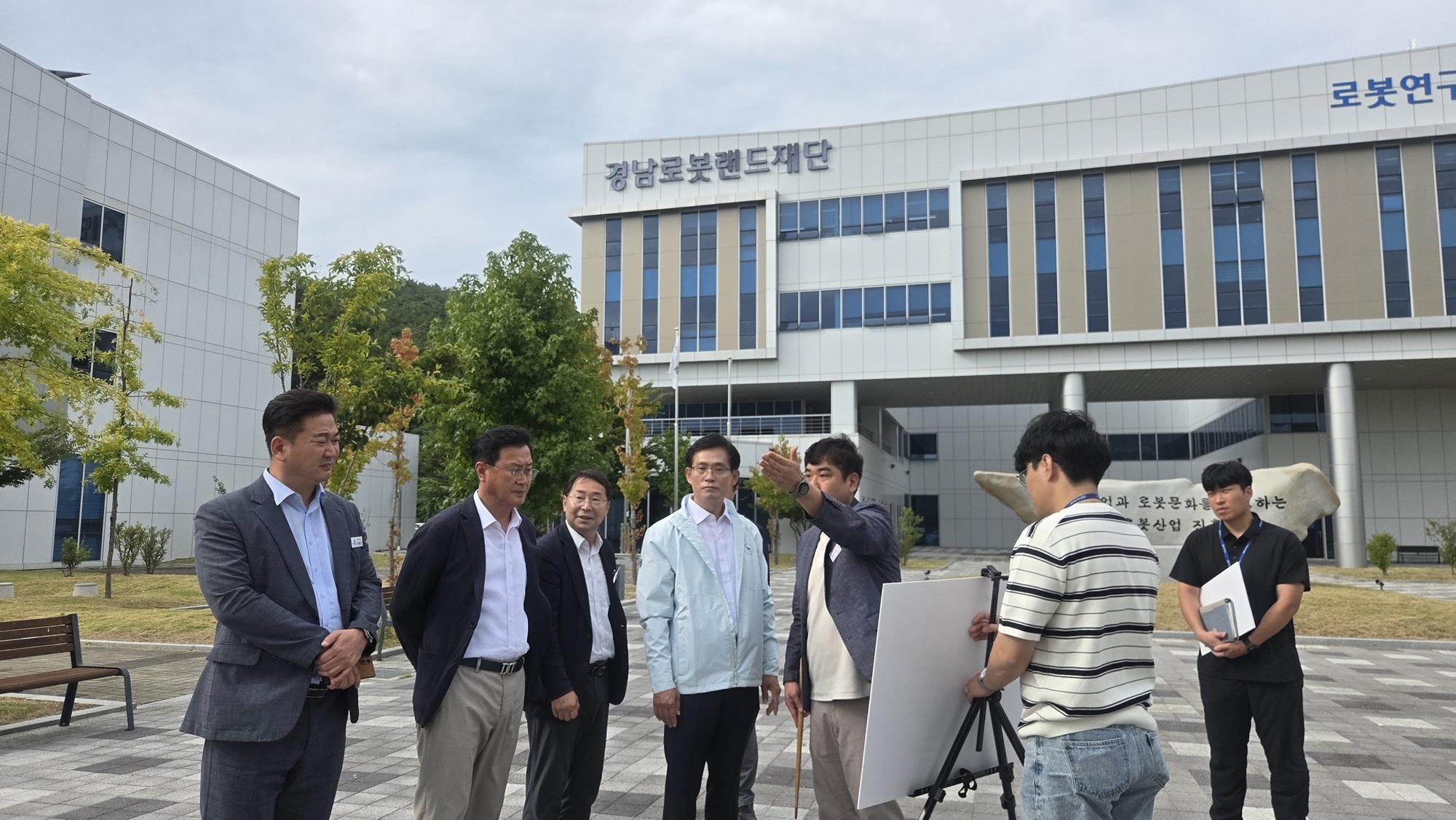 정호원 창원특례시 제2부시장, 로봇랜드 현장 방문